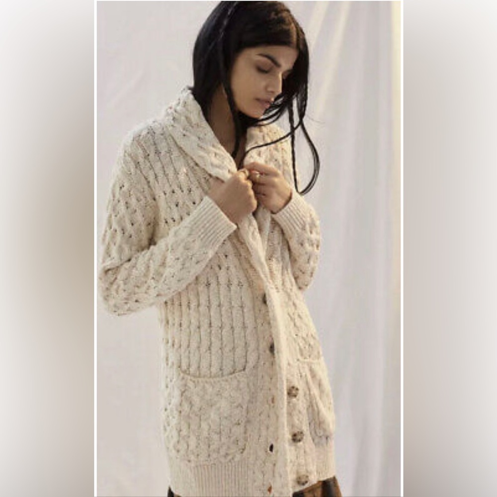 Brand new never worn Pilcro Chunky knit sweater
